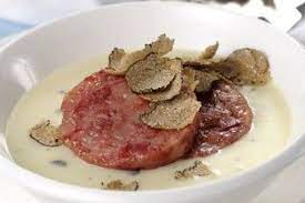Fonduta con tartufo bianco d'alba. Ricetta Della Vellutata Di Patate Al Tartufo Nero Con Cotechino