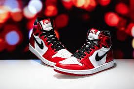 Nike Air Jordan 1 Chicago Mid Black Red White Air Jordan 1 Retro High Og Chicago 555088 101 In 2020 Air Jordans Jordan 1 Retro High Jordans