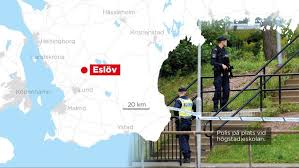 Up to 20 people, including children, were in the mosque at the time of the attack. Quf Frukyxuorm