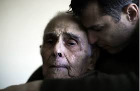 Imagens incríveis em “Days with my father”: registro do filho fotógrafo e  seu pai com Alzheimer.