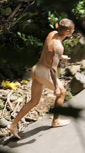 Aquí están las fotos de Justin Bieber desnudo en Hawái