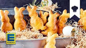 Der süße hase aus hefeteig ist nicht nur auf dem frühstückstisch am. Osterhasen Rezept Susse Backidee Aus Hefeteig Fur Ostern I Edeka Youtube