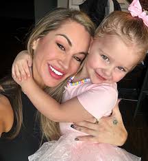 J A I M E ▴ L Y N C H (@iamjaimelynch) · Instagram 照片和视频