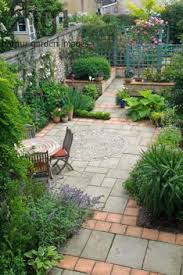 Harpur Garden Images Ltd Vward1 Small Urban Town Courtyard Garden Yorkstone Terracotta Pa Courtyard Gardens Design Small Courtyard Gardens Minimalist Garden