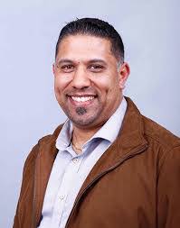 Vernon Rathbone's Instagram, Twitter & Facebook