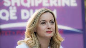 Prodhime kazani”: përkatësia fetare e zv.kryeministres Mesi, një "fake  news" për të goditur atë dhe Ramën