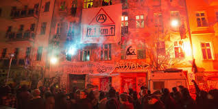 The owner's lawyer couldn't prove he was entitled to represent the case. Streit Um Hausprojekt Rigaer94 In Berlin Eine Strasse Kommt Zu Wort Taz De
