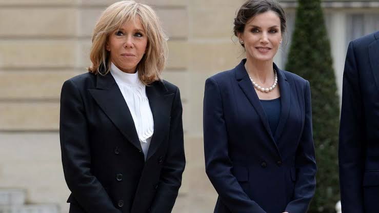 Doña Letizia: nuevo traje 'fit' para su cita con Brigitte Macron