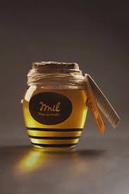Mel By Ze Das Couves Via Behance Honey Jar Honig Honigglas Mel Honey Packaging Honey Bottles Honey Jar Labels