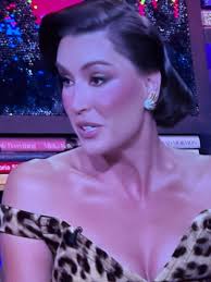 Did Bronwyn have a nose job?? Looks like her nose has disappeared