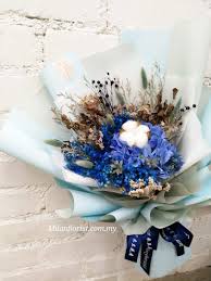 pin by milan florist on 干燥花 how to wrap flowers flowers hanukkah wreath