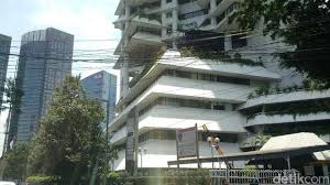 By angrysnowboarder @angrysnowboard· on december 8 is getting stuck on flats that bad for people they need to look like a gondola operator pushing. Remuk Begini Penampakan Gondola Jatuh Di Intiland Sudirman