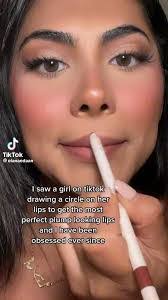 Anna Pompa's Instagram, Twitter & Facebook