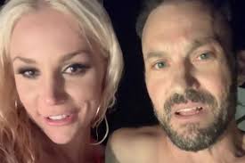 Brian austin green was spotted out with model tina louise and was spending time with courtney stodden following his breakup from megan fox. Courtney Stodden Teilt Das Video Von Brian Austin Green Ohne Hemd Nach Welt