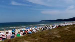 Außerdem hat binz auch eine ganze menge in sachen museen und galerien zu bieten. Sommer Am Strand Von Binz Auf Rugen 2018 Youtube