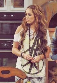 Who doesn't remember madonna's bra or michael jackson's hat, gloves, and military jacket? Iconic Ootds From Disney Channel Ogs Girlslife