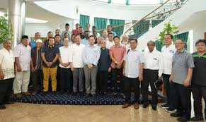 He later diversified into car dealerships. Syed Ibrahim Syed Noh Pengerusi Pkr Johor