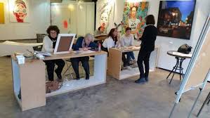 Ressam Emel Dilara Okkaci Ile Resim Atolyesi Yarincalisma Ve Egitim Icerigi Kara Kalem Desen Calismalari Sulu Boya Akrilik Yagli Boya Cal Home Decor Decor