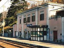 Stazione Poggio Mirteto Treno Regionale Fm1 Treno