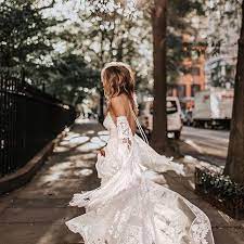 Bohemian Goddess This Fun Ruedeseinebridal Number Is Perfect For The Boho Bride The S Wedding Dress Inspiration Boho Wedding Dress Bohemian Wedding Dresses