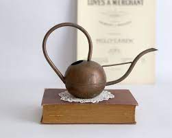 Made by haws, british watering can specialists for over a century. Vintage Copper Watering Can Small Round Watering Can Cottage Chic Home Decor Watering Can Vintage Copper Chic Home Decor