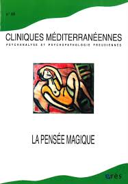Elle possédait des boules magiques qui se sont brisés par la suite, avant d'avoir une console magique contenant toutes les boules de cristal de ses « mamans », ce qui la rend très puissante. Pensees Magiques En Islam Cairn Info