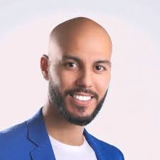 From 2 rented planes in 1985 to 260+ aircraft in 2025 worth $60 billion.  Emirates has written the most audacious aviation story of our time. This  success isn't just about management. It's