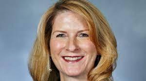 Jennifer Cona's Instagram, Twitter & Facebook