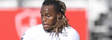 Он играет на позиции центр. Liverpool Hat Noch Keinen Kontakt Zu Renato Sanches