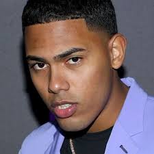 Artículos, fotos, videos, análisis y opinión sobre myke towers. Biografia De Myke Towers Edad Estatura Pack Novia Hijo Canciones Laletrade Biografias Musica Y Letras