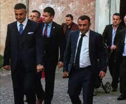 Sedat peker'in videolarında işaret ettiği ak parti milletvekili'nin metin külünk olduğu iddia edildi. Anf Suikastlari Sedat Peker In Ekibi Mi Yapacakti