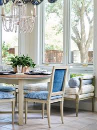 Martin brattrud manufactures innovative, hand crafted upholstered seating and occasional tables. Dining In Style 10 Beautiful Banquettes The Scout Guide