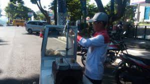 Maybe you would like to learn more about one of these? Pak Sobirin Dan Kue Ranginnya Titipku