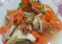 Masukkan bola daging, masak sampai terapung. Resep Sop Tulang Sapi Kekinian