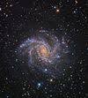 Ser en realidad una galaxia espiral barrada, con una barra. Galaxia Espiral Intermedia Wikipedia La Enciclopedia Libre