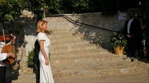 Ένα από τα πιο hot νέα τον τελευταίο καιρό, που μας εξέπληξε ευχάριστα καθώς λατρεύουμε τα love stories με happy end, ήταν αυτό της είδησης του γάμου της τζένης μπαλατσινού με τον αγαπημένο της βασίλη κικίλια. Mpalatsinoy Nyfh Apastraptoysa Mesa Sto Nyfiko Ths Star Gr