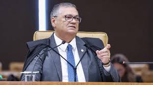 Flávio Dino suspende privatização da Celepar e leilão previsto para março