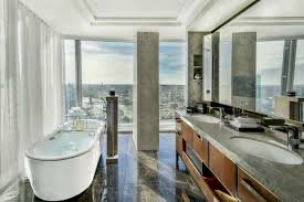 Hotel indonesia kempinski jakarta berada di jl. 5 Hotel Dengan Pemandangan Kamar Mandi Menakjubkan Bikin Betah