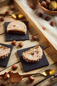 Buche Poire Et Pralinoise Chefnini Recette Pralinoise Dessert Recettes Sucrees