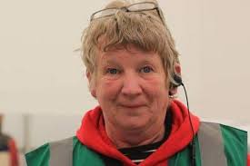 Derbyn un sy'n gofalu am yr Orsedd i'r Orsedd