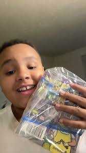 Elvis Cepeda's Instagram, Twitter & Facebook