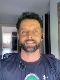 Diego Parra's Instagram, Twitter & Facebook