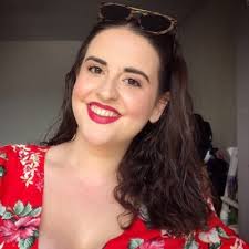 Iona Davis (@ionadavis)