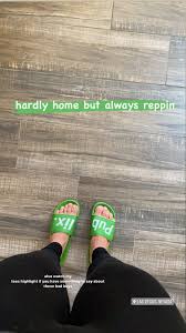 Daniela Gomezs Feet << wikiFeet