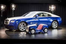 Maybe you would like to learn more about one of these? Pesakit Kanak Kanak Pandu Kereta Mewah Di Dalam Bangunan Hospital Iluminasi