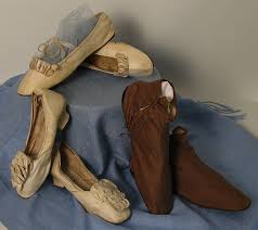 Early 19th Century Shoes Boots Circa 1820 S 3 Pair White Kid Girls Slippers W 1 Baby Louis Heels And Kid Victorian Shoes Century Shoes Slippers For Girls