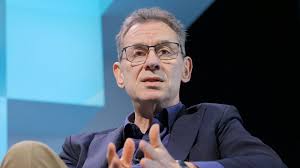 Pfizer eyes smaller drugmakers after failure of obesity pill