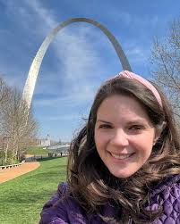 No mountains. No forests. Just a 630-foot stainless steel giant in the  heart of downtown St. Louis 🩵 If you've only seen it from the highway…  it's time to go inside. @cjmeyeradventures