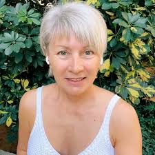 🌿 Cекрет, как за 10 дней изменить свою жизнь и сбросить лишние  килограммы?, Привет! Я Ирэн, и у меня 30 лет опыта в области здорового  образа жизни. Сегодня я хочу пригласить тебя на уникальный ...