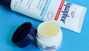 The aad's coronavirus resource center will help you find information about how you can continue to care for your skin, hair, and nails. 12 Beauty Uses Of Aquaphor You Will Love To Know Beautyglimpse